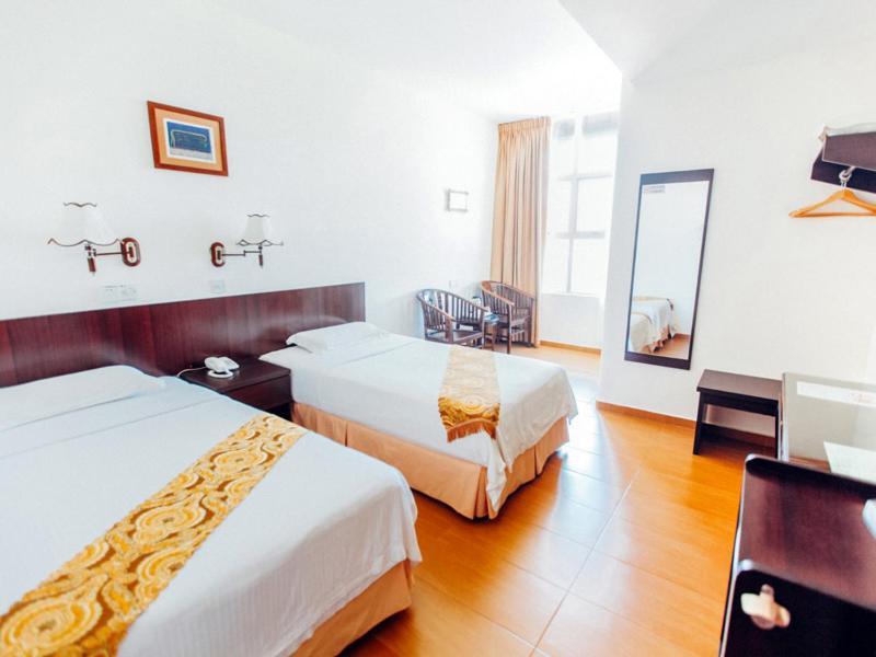 Pontian Garden Hotel Понтиан Кечил Екстериор снимка