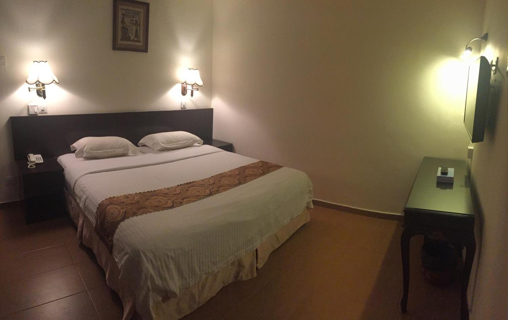 Pontian Garden Hotel Понтиан Кечил Екстериор снимка