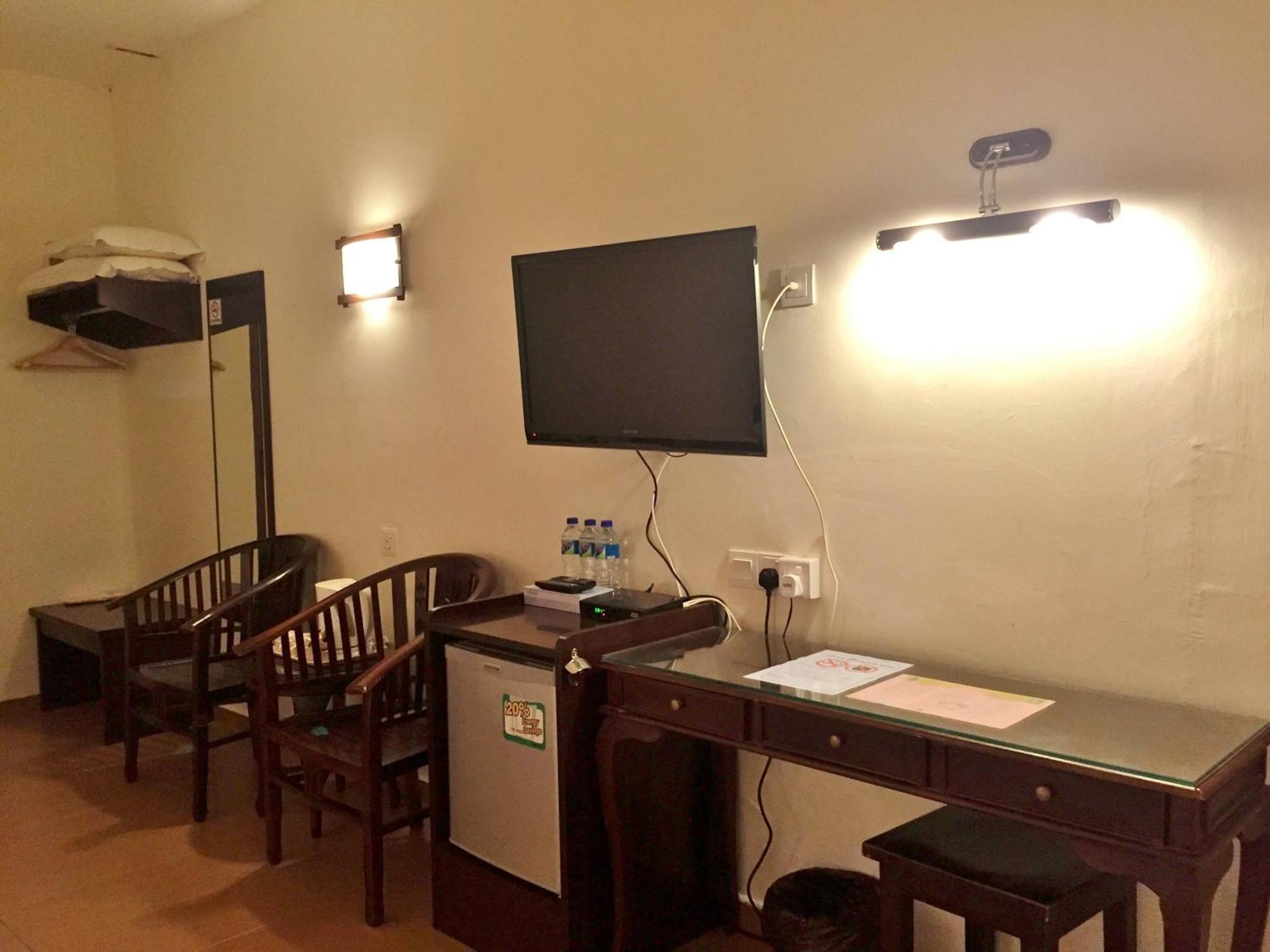 Pontian Garden Hotel Понтиан Кечил Екстериор снимка